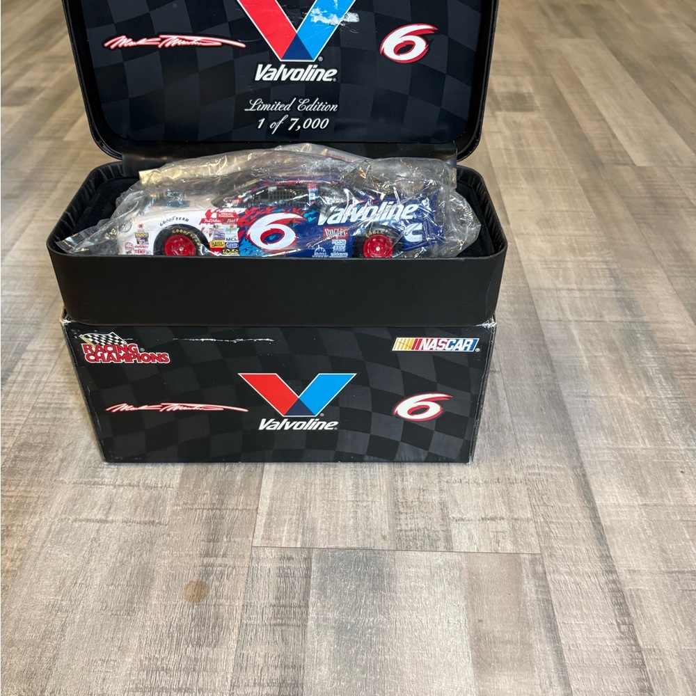 Limited Edition Nascar Die Cast Car Mark Martin #6 Including Box as COA